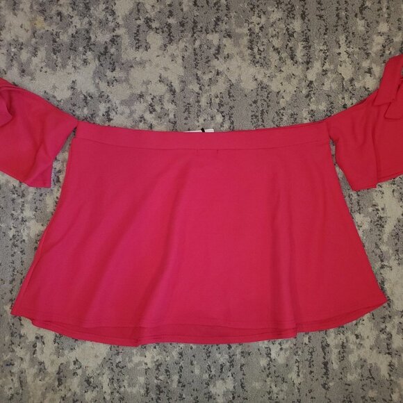 NWT Boohoo Off Shoulder Short Sleeves Red Crop Blouse Size US 18 - Picture 2 of 8
